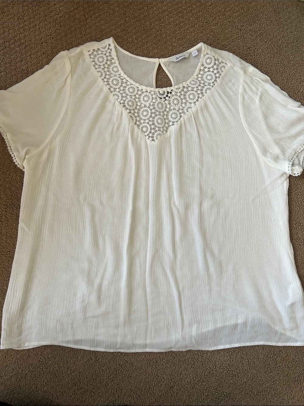 Reitmans Cream Crochet Yoke Short Sleeve Blouse